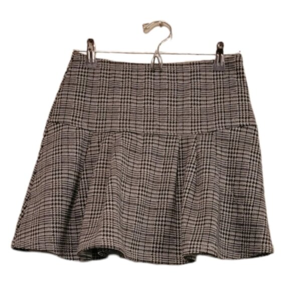 Forever 21 Dresses & Skirts - Grey Forever 21 Women's Plaid Pleated Mini Skirt